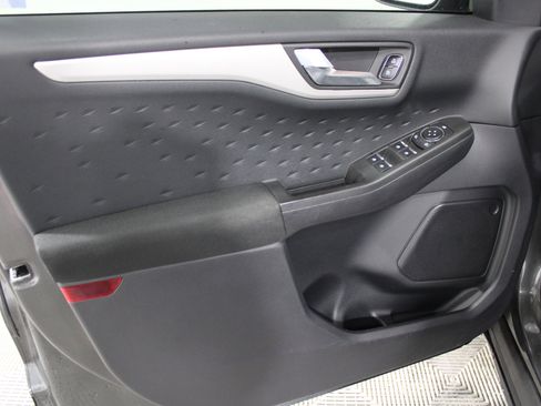 Used 2020 Ford Escape SE FWD image 6