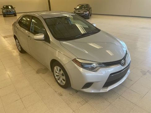 Used 2015 Toyota Corolla LE FWD image 1