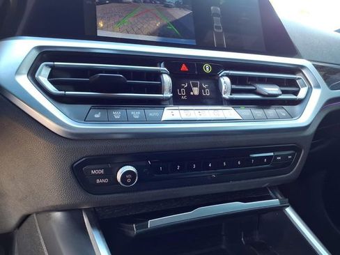 Used 2021 BMW 330i Sedan w/ Premium Package image 16