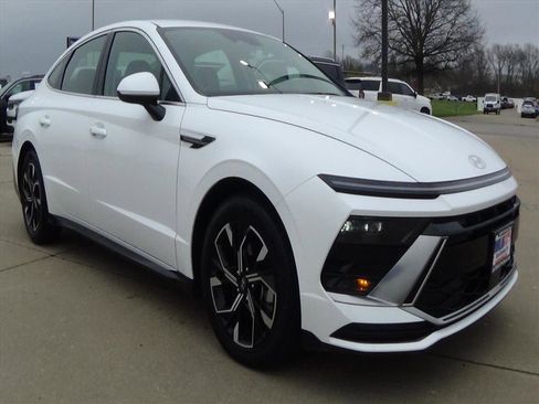 Used 2025 Hyundai Sonata SEL image 4