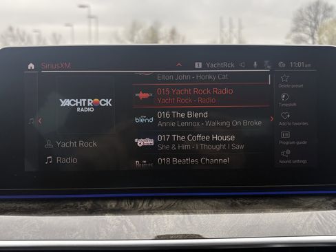 Used 2020 BMW 530i xDrive w/ Premium Package image 24