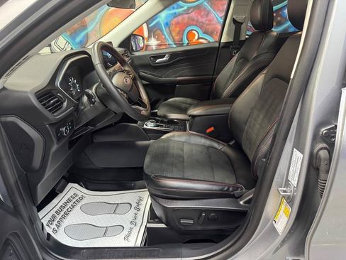Used 2022 Ford Escape SEL w/ SEL Stealth AWD Package image 11