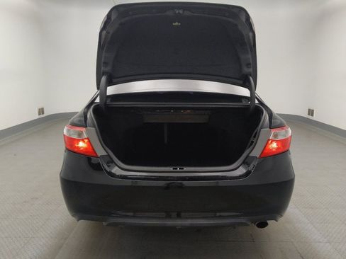 Used 2017 Toyota Camry SE w/ Moonroof Package FWD image 29