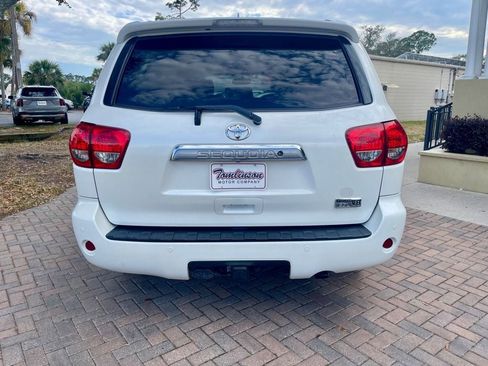 Used 2014 Toyota Sequoia Platinum RWD image 4
