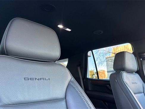Used 2025 GMC Yukon Denali image 18