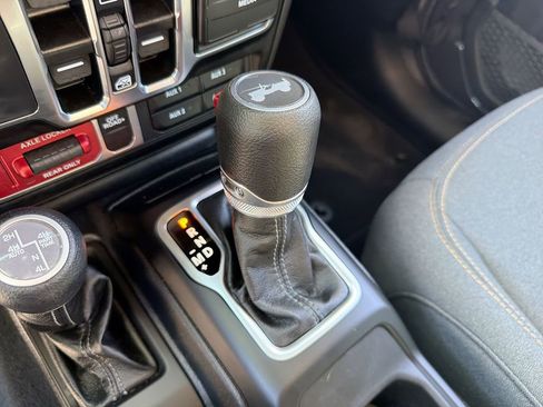 Used 2025 Jeep Wrangler Unlimited Sport S 4xe AWD/4WD image 20