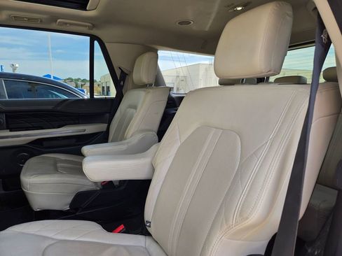 Used 2021 Ford Expedition Platinum RWD image 11