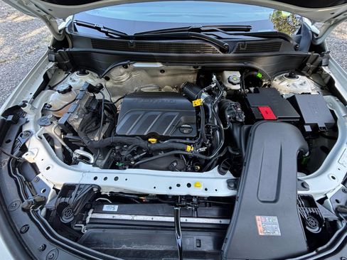 Used 2025 Buick Envista Preferred FWD image 32
