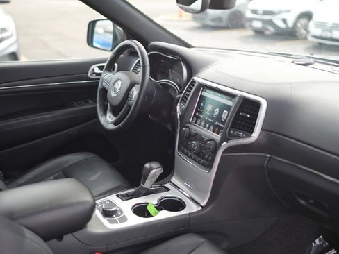 Used 2018 Jeep Grand Cherokee Limited AWD/4WD image 18