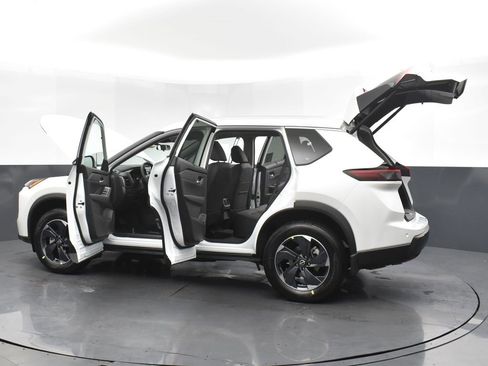 New 2026 Nissan Rogue SV w/ SV Premium Package image 36