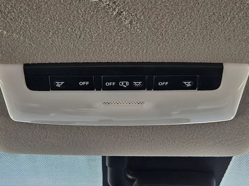 Used 2023 Nissan Versa S FWD image 28