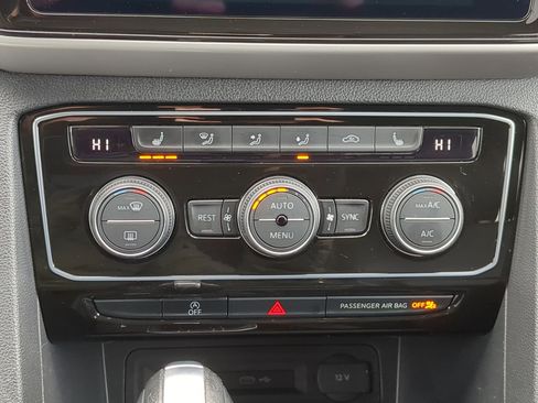 Used 2023 Volkswagen Atlas SE w/ Black Wheel Package image 24