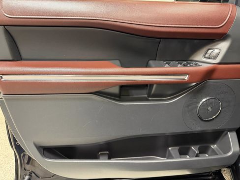 Used 2024 Ford Expedition Max Limited image 12