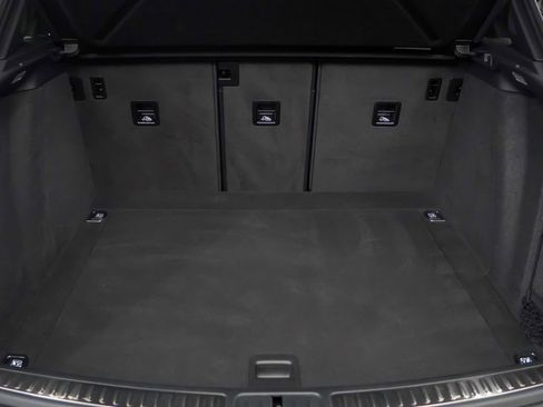 Certified 2025 Porsche Macan image 13