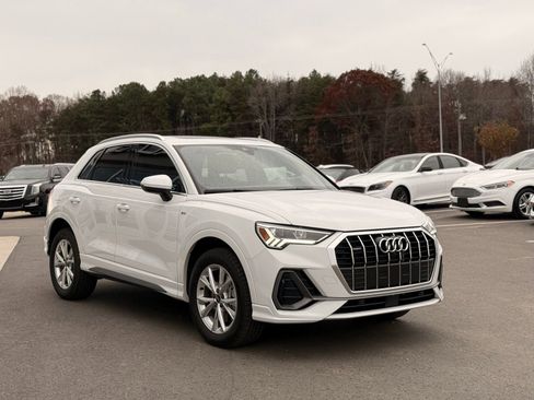 Used 2023 Audi Q3 2.0T Premium Plus image 3