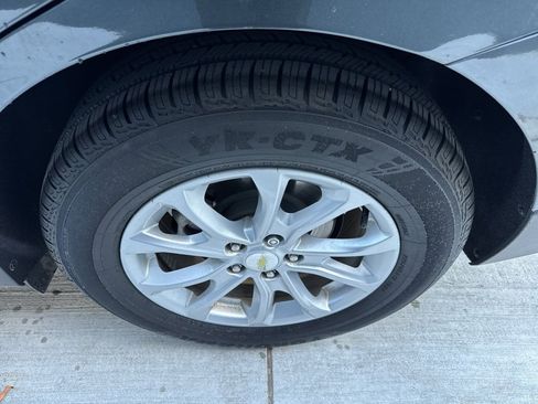 Used 2018 Chevrolet Equinox LT w/ Sun & Infotainment Package image 20