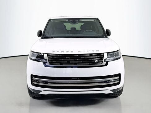 Used 2025 Land Rover Range Rover SE AWD/4WD image 2