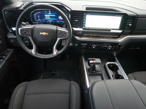 Used 2025 Chevrolet Silverado 1500 LT w/ Safety Package AWD/4WD image 11
