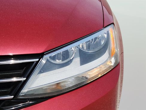 Used 2016 Volkswagen Jetta S image 8