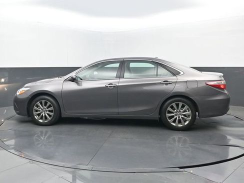 Used 2017 Toyota Camry XLE FWD image 7