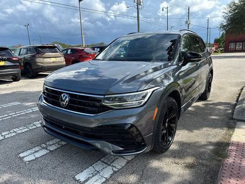 Used 2023 Volkswagen Tiguan SE R-Line FWD image 4