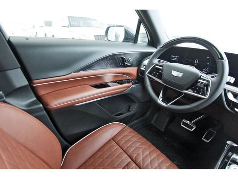 New 2027 Cadillac Lyriq Signature Luxury w/ Nappa Leather Package AWD/4WD image 8
