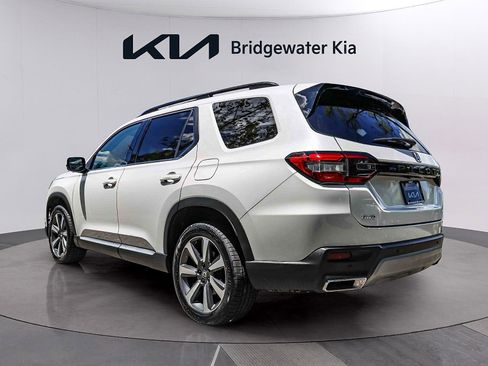 Used 2023 Honda Pilot Elite image 4