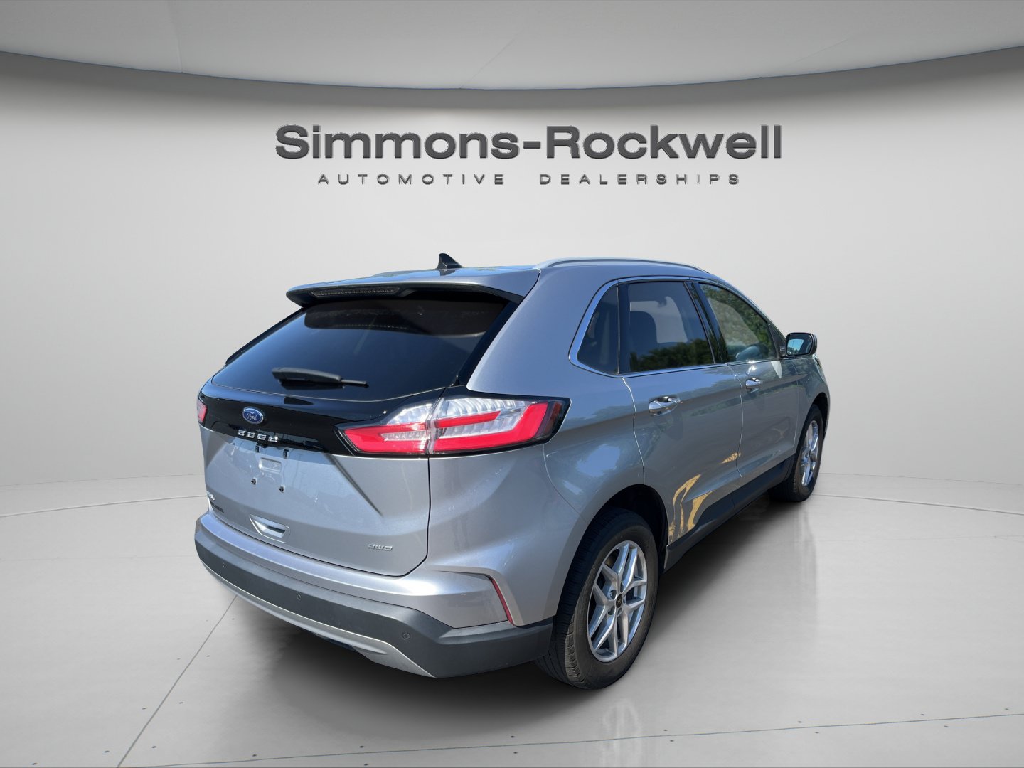 Used 2023 Ford Edge SEL AWD/4WD image 5