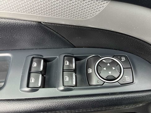 Used 2016 Ford Explorer XLT w/ Equipment Group 202A AWD/4WD image 15