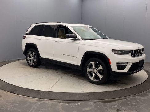 Used 2023 Jeep Grand Cherokee 4WD 4xe image 7