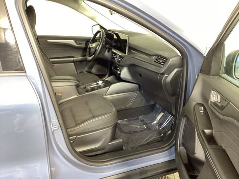 Used 2023 Ford Escape Active w/ Tech Pack #1 AWD/4WD image 6