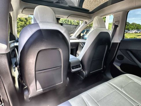 Used 2023 Tesla Model Y Long Range AWD/4WD image 18