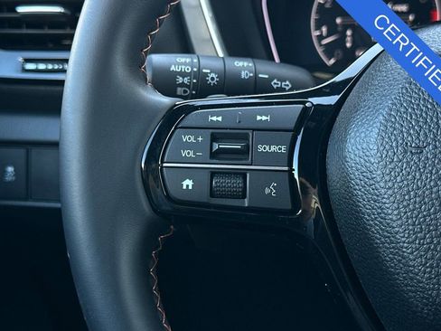 Certified 2025 Honda Pilot Sport image 27