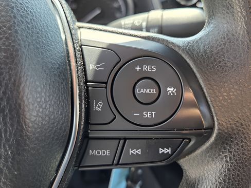 Used 2020 Toyota Camry LE FWD image 24