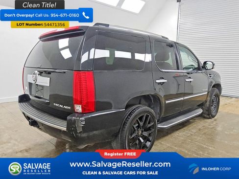 Used 2011 Cadillac Escalade Luxury AWD/4WD image 4