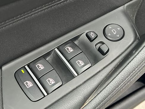 Used 2019 BMW 530i w/ Convenience Package image 13