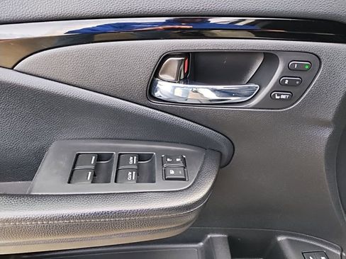 Used 2016 Honda Pilot Elite image 9