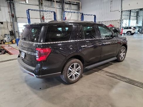 Used 2024 Ford Expedition Limited AWD/4WD image 7