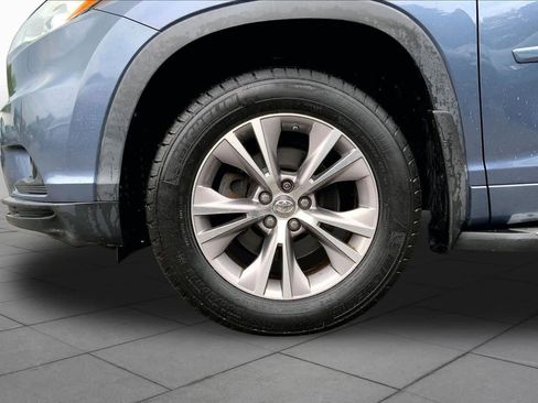 Used 2014 Toyota Highlander XLE AWD/4WD image 11