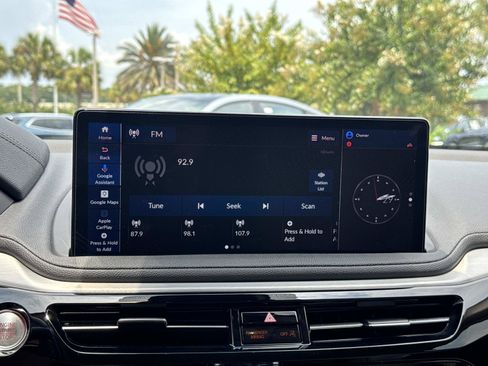 Used 2025 Acura MDX FWD image 31