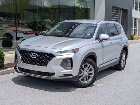 Used 2019 Hyundai Santa Fe SE FWD image 2