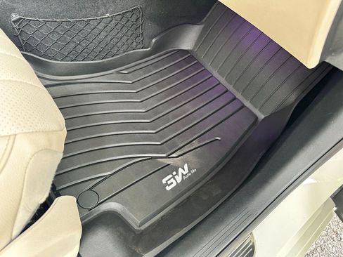 Used 2018 Mercedes-Benz E 300 w/ Premium 1 Package image 31