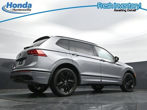 Used 2022 Volkswagen Tiguan SE R-Line FWD image 37