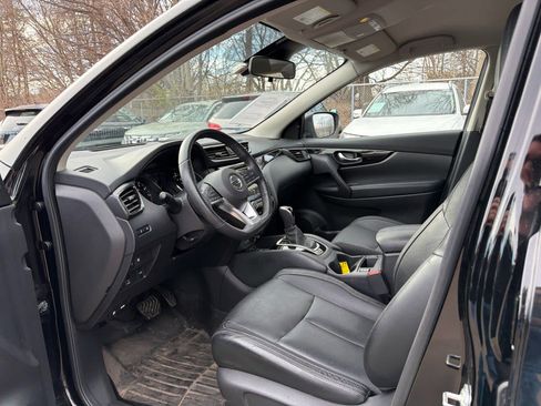 Used 2019 Nissan Rogue Sport SL image 5