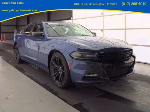 Used 2016 Dodge Charger SXT w/ Blacktop Package RWD image 2
