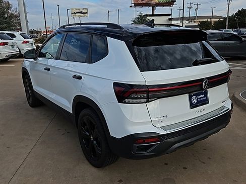Used 2025 Volkswagen Taos SE image 7