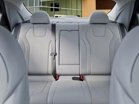 New 2026 Hyundai Elantra Limited FWD image 12