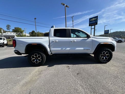 Used 2024 GMC Canyon AT4X image 2