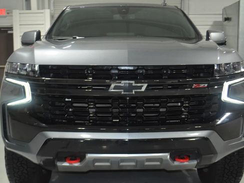 Used 2022 Chevrolet Tahoe Z71 w/ Luxury Package image 2
