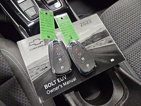 Used 2023 Chevrolet Bolt EUV LT w/ Driver Confidence Package FWD image 21